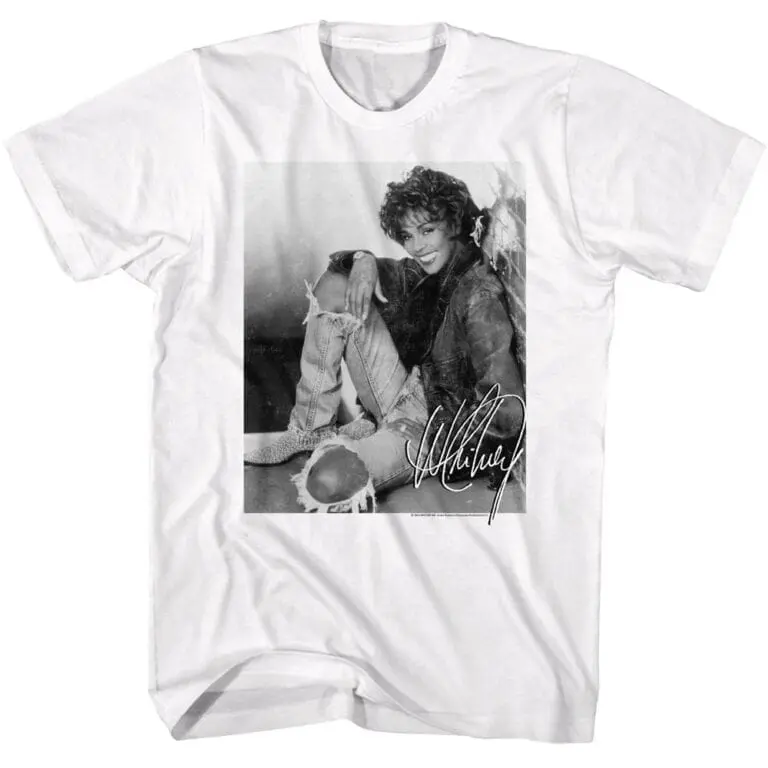 Vintage-inspired woman's T-shirt with iconic celebrity autograph and fashion-forward design.