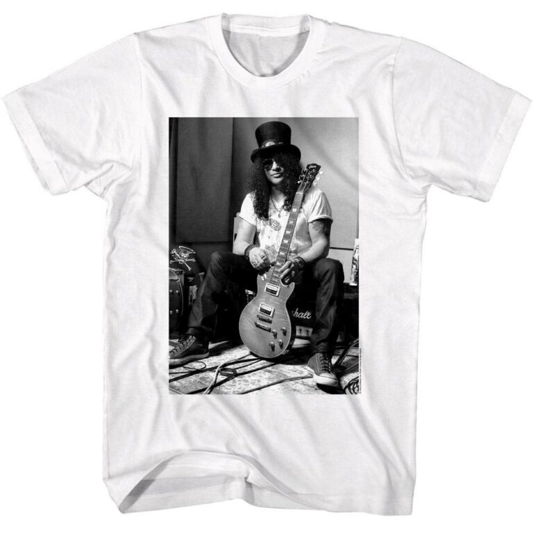 Slash Chillin with Guitar Men’s T Shirt