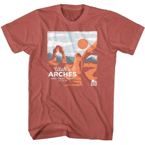 Utah’s Red Arches National Park Men’s T Shirt