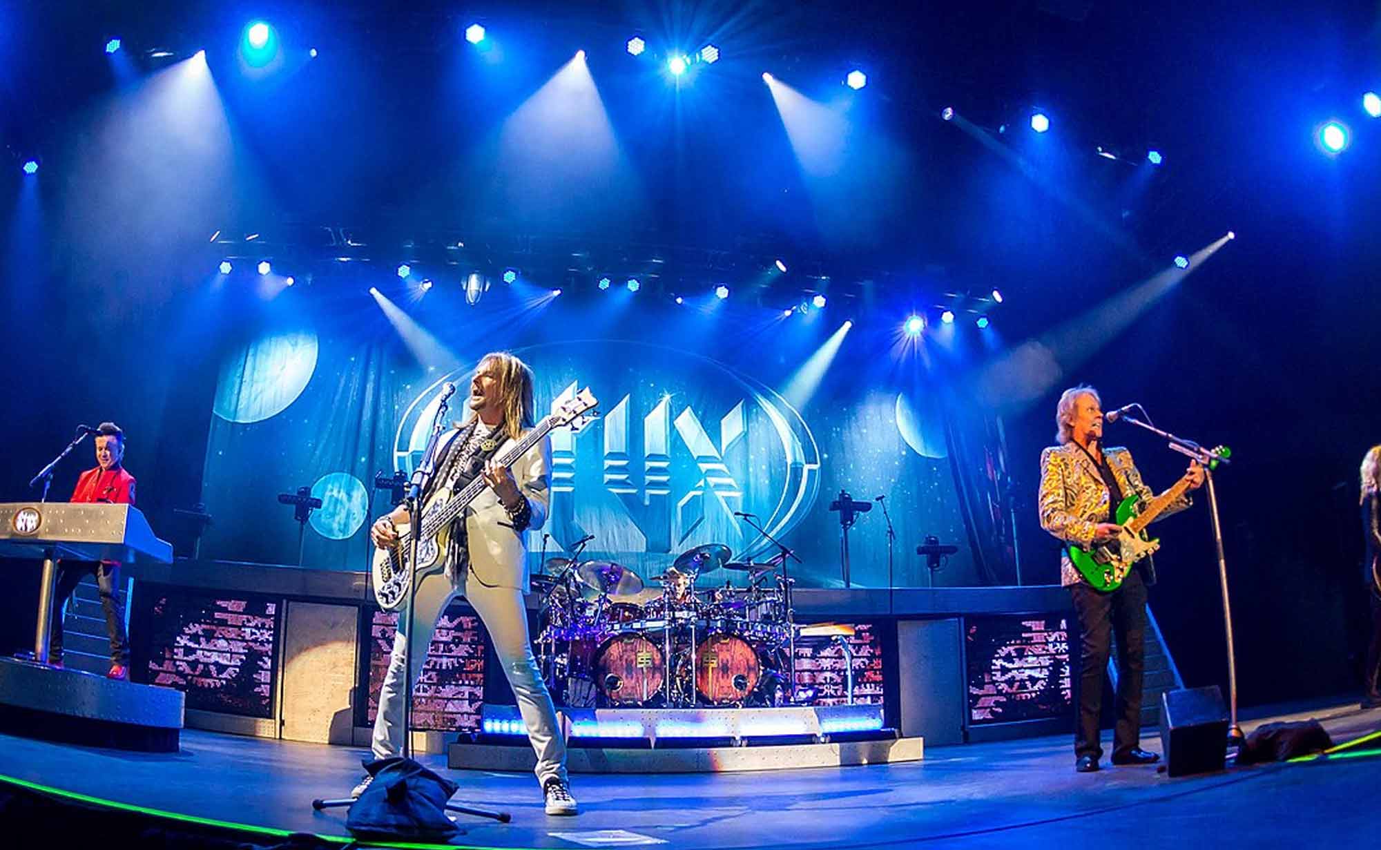 Styx live on stage