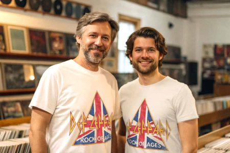 Def-Leppard-Mens-tshirt-British-Rock-of-ages-Ivory-DEF5117