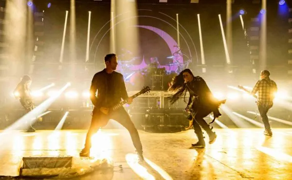 Evanescence on stage