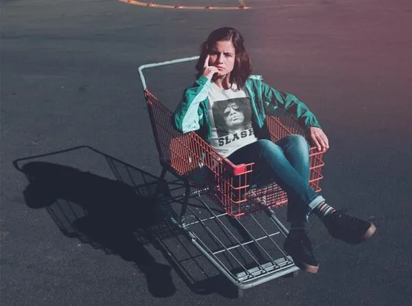 Slash girl in the cart