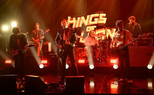 Kings of leon stage