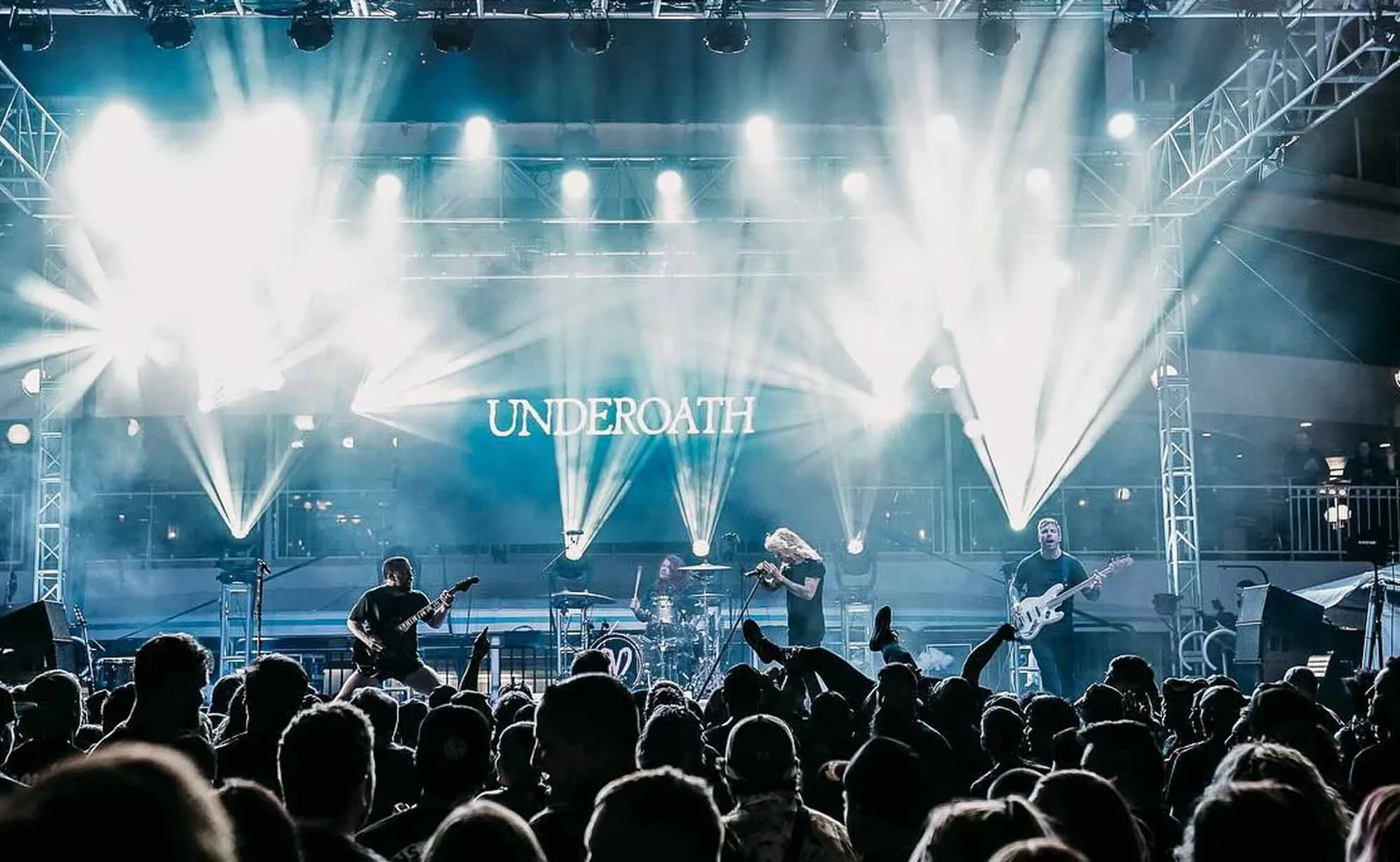 underoath on stage